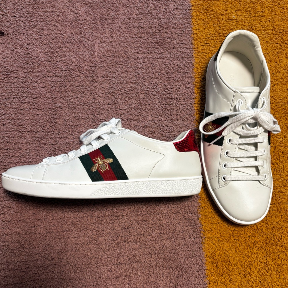 Authentic Gucci bee ace sneakers 37.5